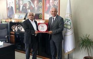 Başkan Yaman, 38 yıl sonra öğretmenini karşısında...