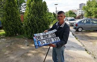 Başkent sokakları yağmur sonrası düşen plakalarla...