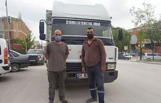 Başkentte selde kalan arkadaşını kurtaran sürücü:...