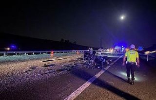 Başkent’te TIR’a arkadan çarpan otomobil hurdaya...