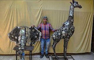 Belçika’dan sipariş aldı, atık hurdaları sanat...