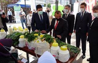 Belediye, köylü pazarındaki kadınların ürünlerini...