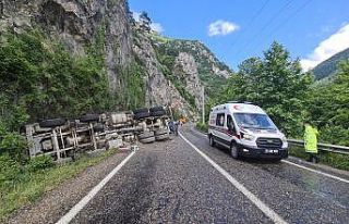 Beton mikseri devrildi: 1 yaralı