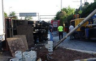 Beykoz’da kamyonetle otomobil çarpıştı: 4 yaralı