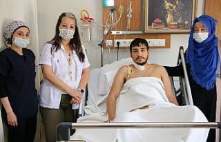 Bıçaklanma sonucu kalbi duran genç, hastanede hayata...