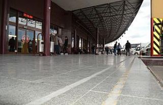 Bilet pahalığı hem otobüsleri ve hem de otogarı...