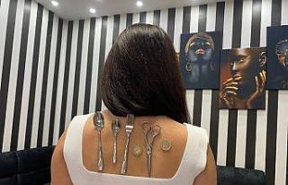 Biontech aşısı yaptırdı, metal eşyalar vücuduna...