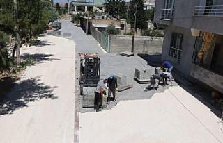 Birecik’te kilitli parke çalışmaları sürüyor
