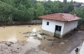 Boğazkale’yi yağış vurdu, tarım arazileri sular...