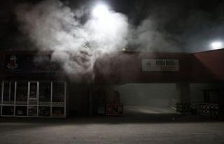 Bolu’da, kapalı çarşıda çıkan yangın büyümeden...