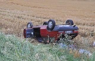 Buğday tarlasına yuvarlandı: 5 yaralı