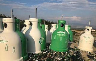 Buldan Belediyesi geri dönüşüm konteynırlarını...