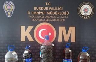 Burdur’da 38,5 litre kaçak içki yakalandı