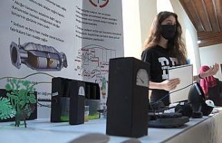 Bursa Erkek Lisesi 25 projeyle TÜBİTAK 4006 Bilim...