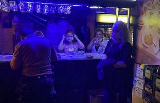 Bursa’da eğlence mekanına baskın: 17 kişiye...