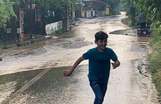 Bursa’da sağanak yağış hayatı felç etti