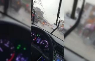 Bursa’da sağanak yağış hayatı olumsuz etkiledi