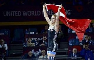 Buse Tosun, Poland Open Güreş Turnuvası’nda gümüş...