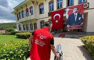 Bütün bina girişlerine yaşlı ve engelli vatandaşlar...