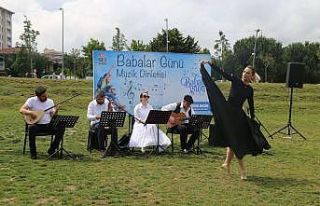 Büyükçekmeceli babalara müzik dinletisi