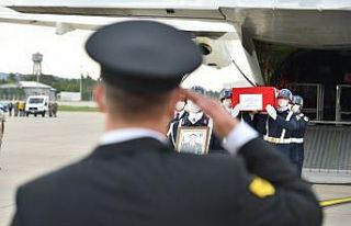 Büyükkılıç, Bitlis şehidini karşıladı