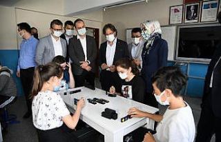 Büyükşehir’in bilim tırı Kocaavşar’da