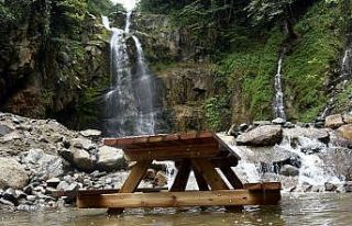 Çağlayanbidi Şelalesi doğal güzelliği ile ilgi...