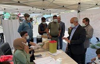 Çaldıran’da korona virüs aşı çadırına yoğun...