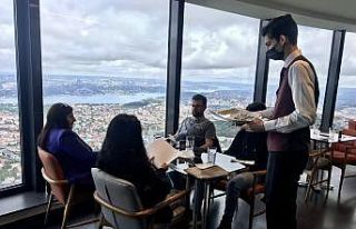 Çamlıca Kulesi restoranı ilk müşterilerini ağırladı