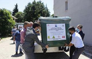 Çanakkale’de zirai atıkların toplanacağı konteynerler...