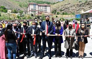 Çatak’ta ‘Hayat Boyu Öğrenme’ sergisi açıldı