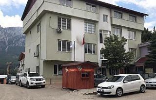 Çay: "Adana Büyükşehir Belediyesi makam girişine...