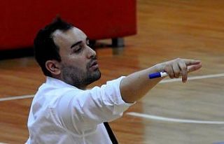 Çeşme Basket yeni sezon için kadrosunu yeniledi