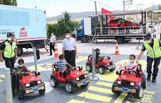 “Çiftçiye traktör, traktöre reflektör gerekmektedir“...