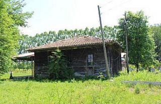 Çivisiz ahşap caminin Maliye Hazinesi adına kayıtlı...