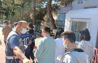 Çocuklar iyi bir gelecek için ter döktü