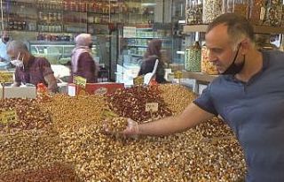 Covid-19 nedeniyle işleri azalan düğün çerezcilerinde...