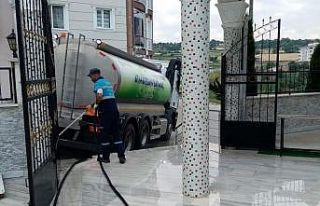 Cuma namazı öncesi camiler dezenfekte edildi