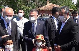 Cumhurbaşkanı Yardımcısı Oktay’dan YHT şantiyesinde...