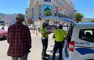 Dakikalarca polise dil döktü, hem kendisi hem de...