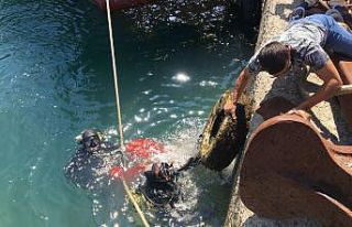 Denizden çıkan atıklar kirliliği gözler önüne...