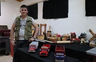 Denizlili genç, mühendis olmak yerine sanatkar olmayı...
