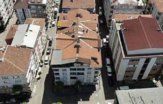 Depremden sonra mühürlenen binanın yıkım kararı...