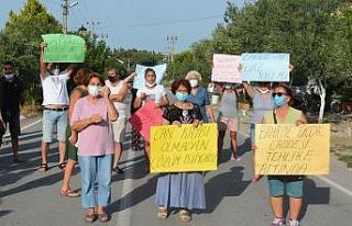 Dikilili vatandaşlar, belediyeye tepki gösterip...