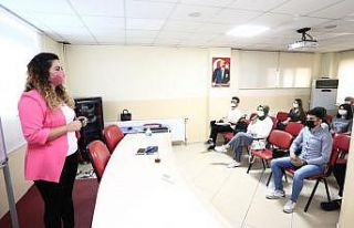 Diksiyon, sunuculuk ve spikerlik eğitimi başladı