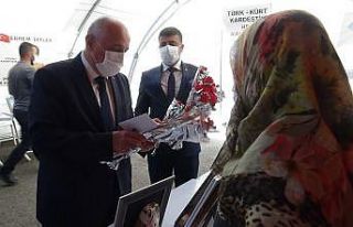 Diyarbakır’da evlat nöbetindeki ailelere anlamlı...