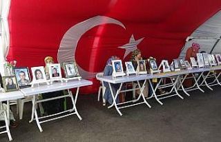 Diyarbakır’da evlat nöbetindeki babadan HDP’li...