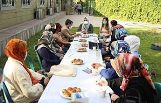 Diyarbakırlı kadınlar, yöresel yemekleri yabancı...