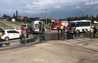 Dolmuş ile otomobil çarpıştı: 4 yaralı