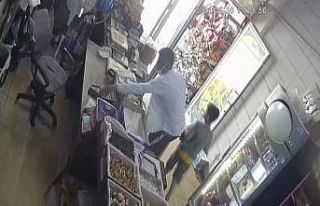 Dondurma yiyerek cep telefonu çalan hırsız, güvenlik...